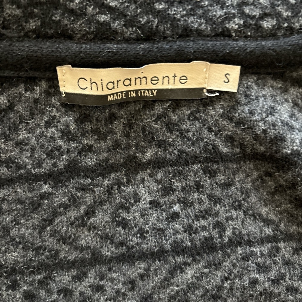 Chiaramente Elegant Textured Women's Cardigan. 70% wool. Made in Italy. - Picture 3 of 7